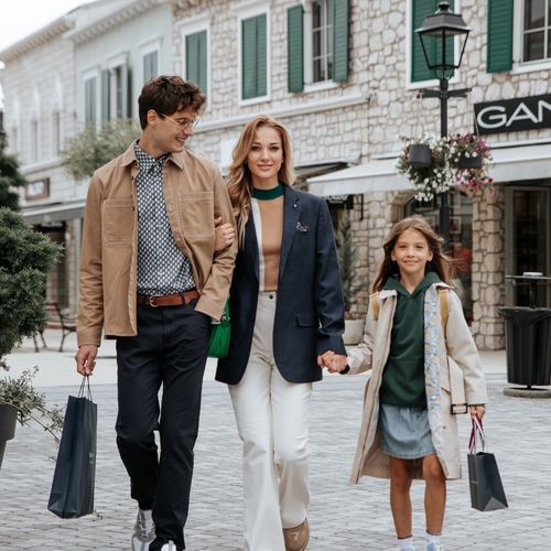 Šetnja, druženje s obitelji i shopping! Zvuči kao recept za savršeni dan 😉⁠ .⁠ .⁠ .⁠ #designeroutletcroatia #outlet...